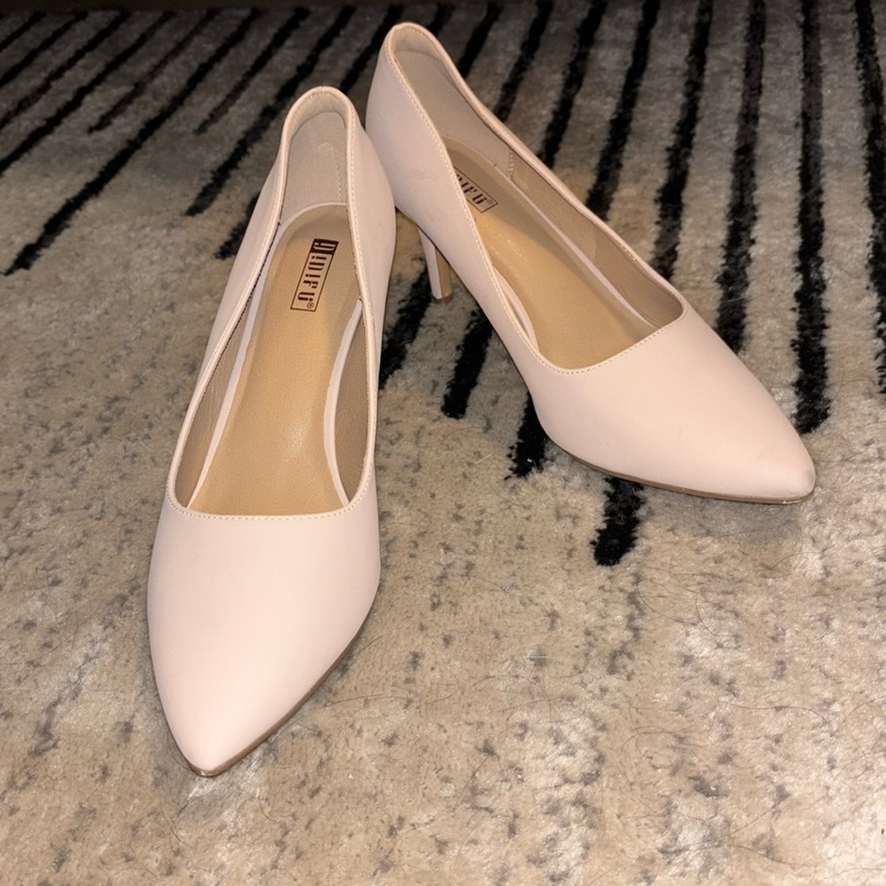 Champagne/nude 3” heels